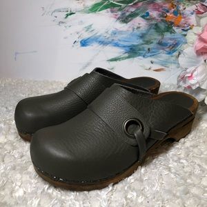Sanita leather Clogs